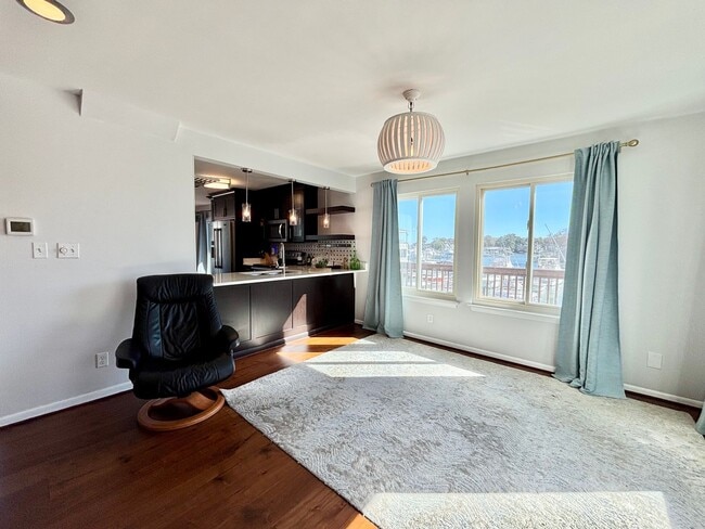 Building Photo - Stunning Virginia Beach Condo with Waterfr...