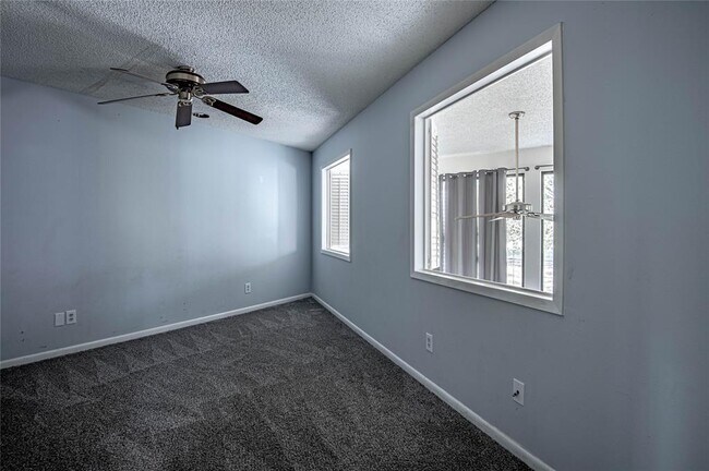 Building Photo - 24468 Country Clb Dr