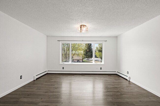 Building Photo - 1611 Madison Dr