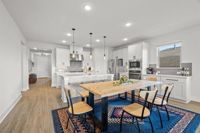 Building Photo - 319 Pecos River Xing