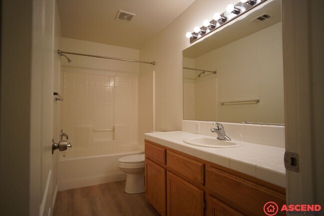 Building Photo - MOVE IN SPECIAL!!! $750 OFF FIRST MONTHS R...