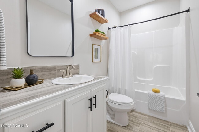 Building Photo - 901 Russo Rd