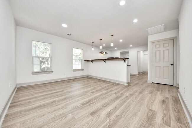 Building Photo - 2919 Rosedale St