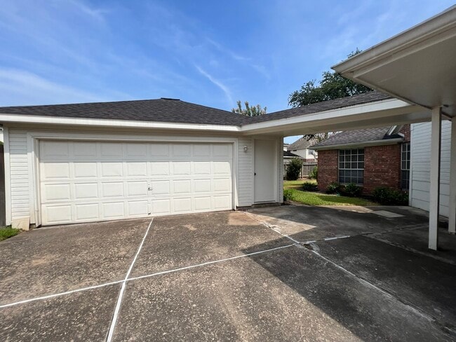 Building Photo - 1718 Berkoff Dr