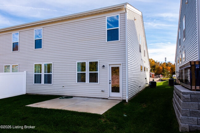 Building Photo - 10029 Windcrest Farms Ln