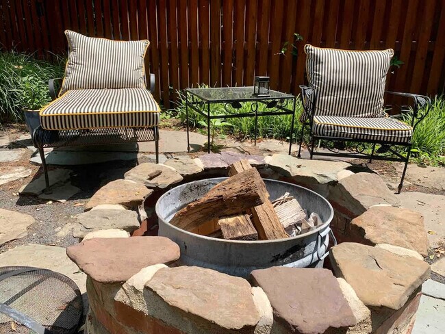 Building Photo - 15 Ferry St