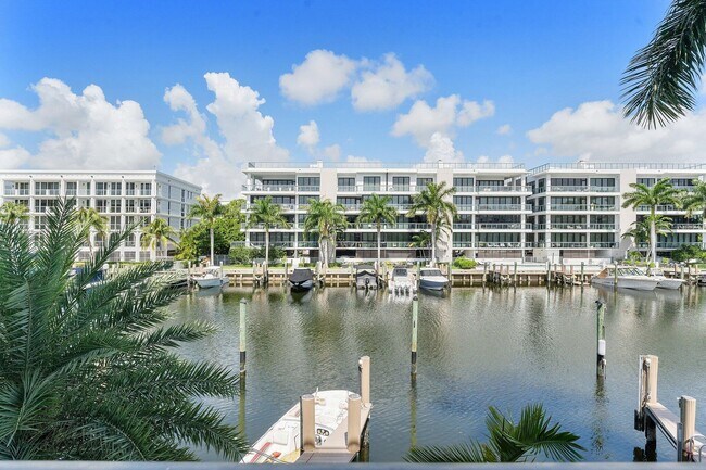 Building Photo - 57 Isle of Venice Dr
