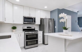 Building Photo - 3539 Mt Vernon Cir