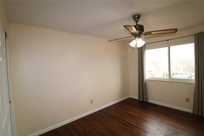 Building Photo - 736 Henry Ave