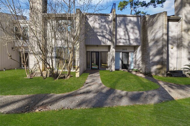 Primary Photo - 2113 Lake Village Dr