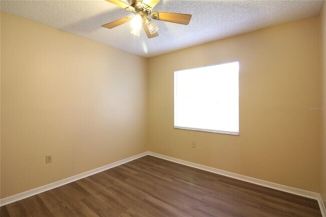 Building Photo - 754 Zella Ln