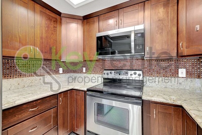 Building Photo - 7137 Reyn Oaks Way
