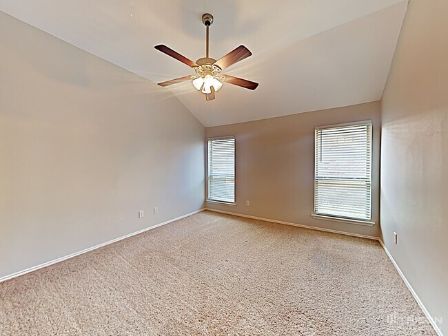 Building Photo - 1701 Bob Dr