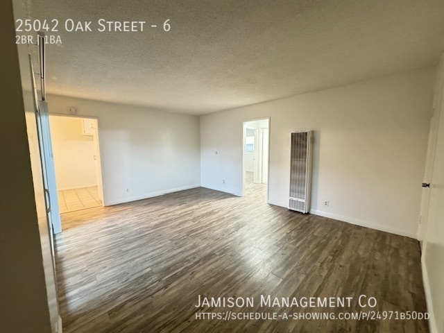 Building Photo - 25042 Oak St