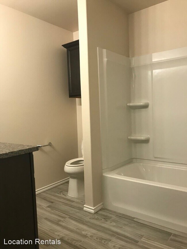 Building Photo - 3 br, 2 bath House - 10005 Wausau Ave