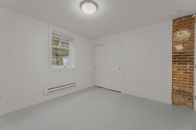 Building Photo - 1511 E Alder St