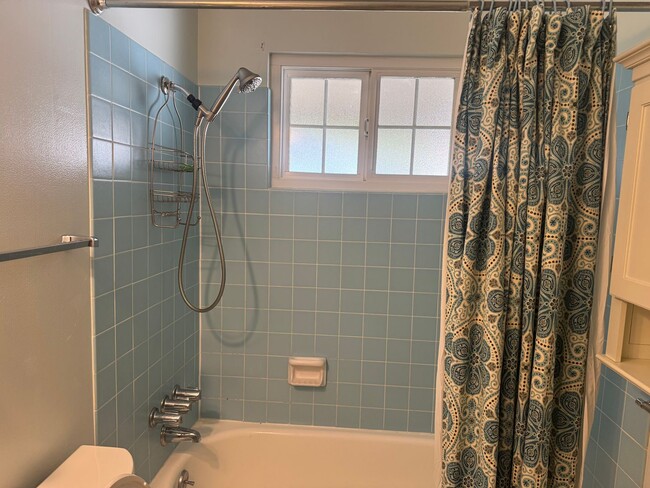 Building Photo - 519 San Remo St