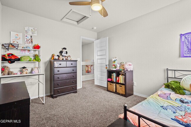 Building Photo - 956 Clapham St