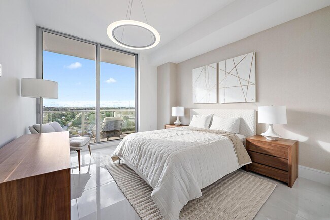 Building Photo - 220 Lake Shore Dr