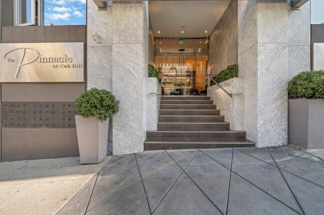 Building Photo - 899 Pine St