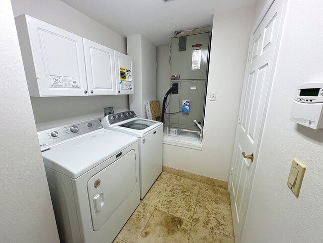Building Photo - Charming 4-Bedroom Oasis with 3 Baths in P...