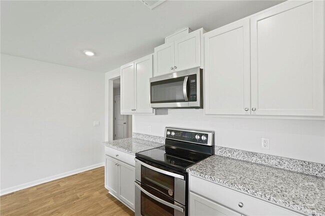 Building Photo - 231 Skylark Rd