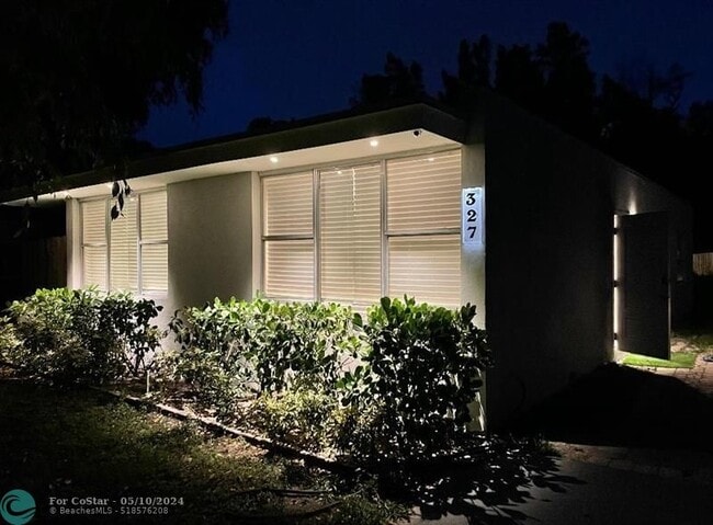 Building Photo - 327 Lancaster St