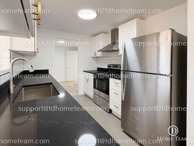 Building Photo - "Charming 4-Bed Retreat in Renton – Cozy Living, Prime Location!"
