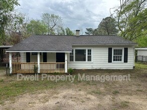 Building Photo - 2932 Abelia Dr