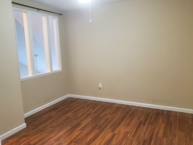 Building Photo - 185 Morgan Dr