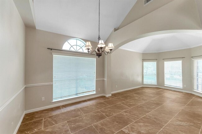 Building Photo - 20419 Cajon Canyon Ct