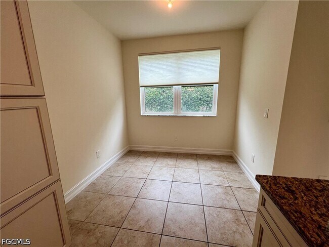 Building Photo - 15850 Portofino Springs Blvd