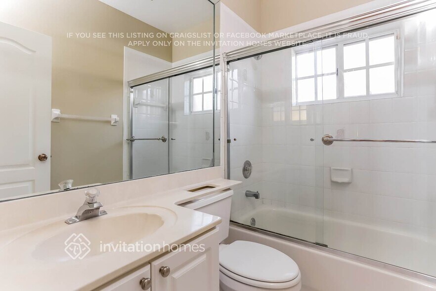 Building Photo - 1260 SW 139th Ave