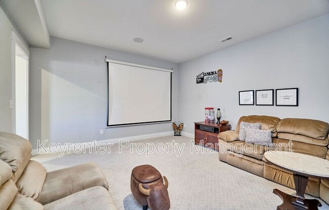 Building Photo - 2453 Grover Ridge Dr