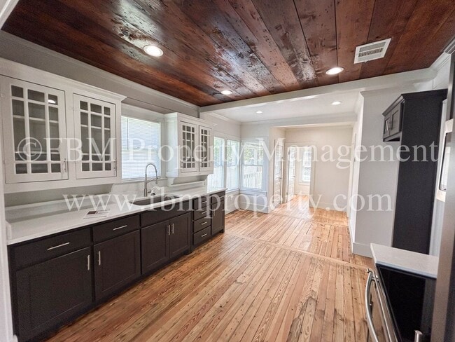 Building Photo - 1407 N Preston St