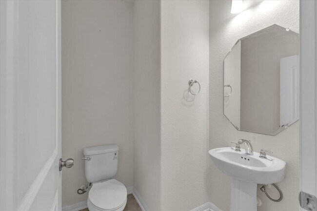 Building Photo - 2513 Cappelle Way