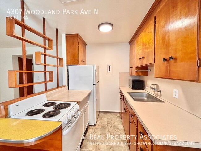 Building Photo - 4307 Woodland Park Ave N