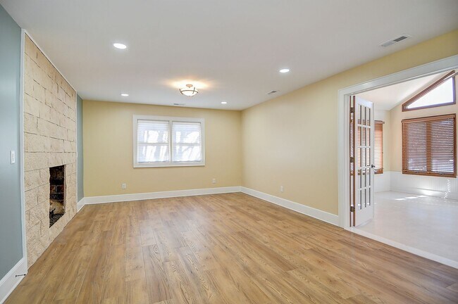 Building Photo - FOR RENT VIRGINIA BEACH