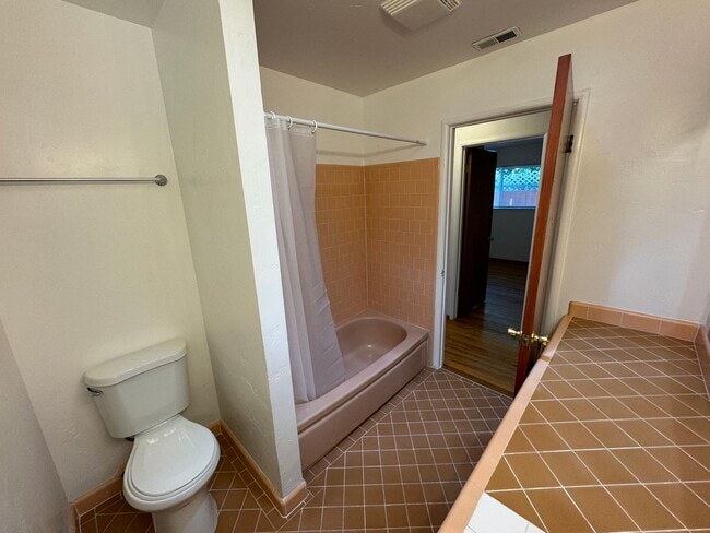Building Photo - 1449 Gary Way