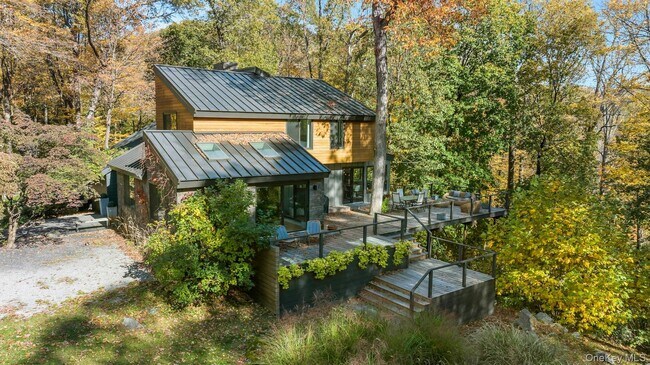 Building Photo - 16 Old Wagon Rd