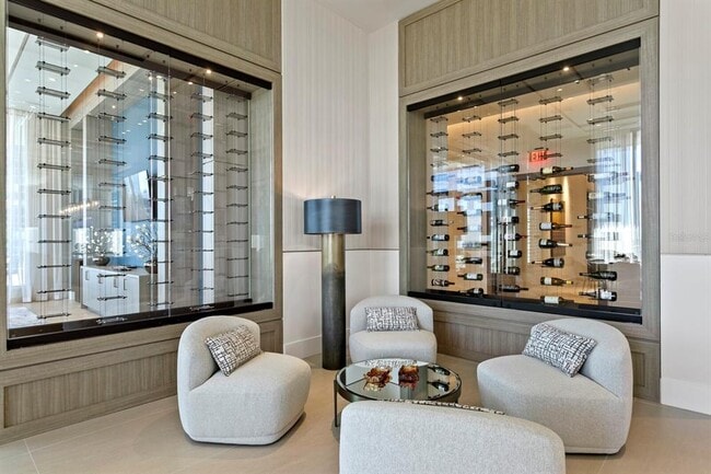 Building Photo - 275 1st Ave S