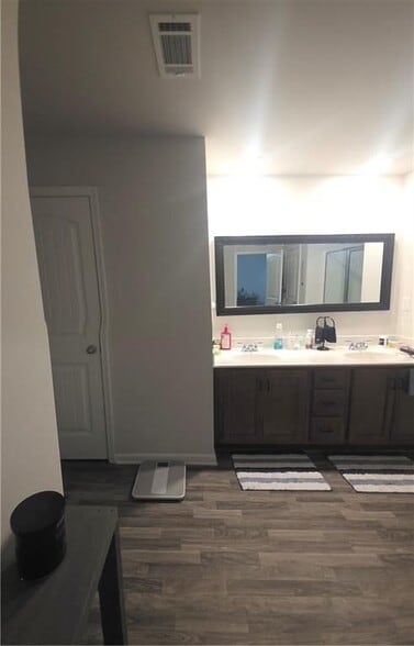 Building Photo - 4768 Rdg Vly Dr