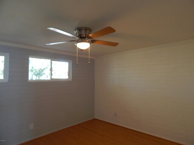 Building Photo - 2025 S Granada Dr