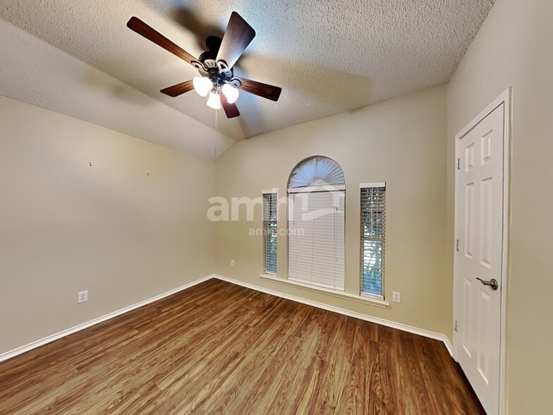 Building Photo - 307 Marshall Creek Rd