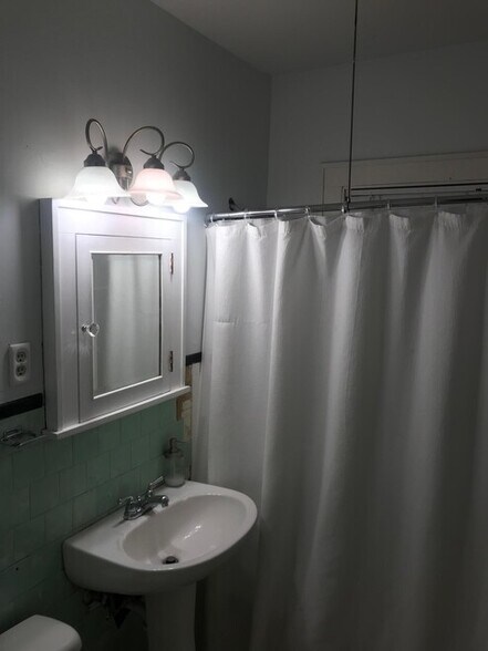 Building Photo - 3734 Grand Ave S