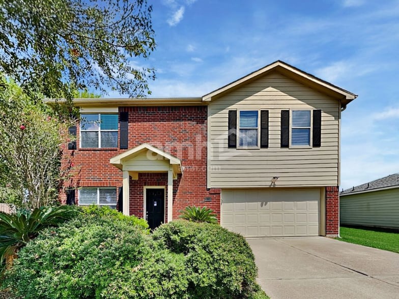 Primary Photo - 9116 Dolphin Cir