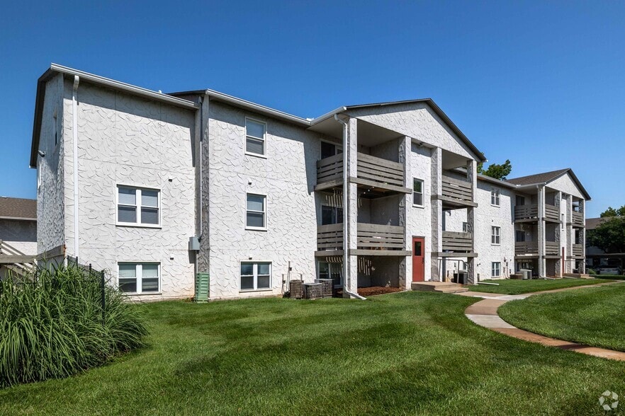 Primary Photo - Maple Ridge Apartments