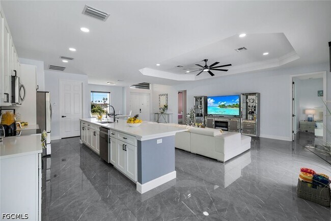 Building Photo - 2419 Country Club Blvd