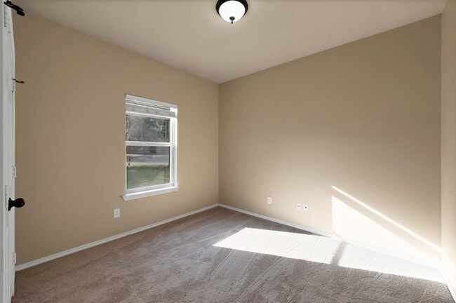 Building Photo - 1427 Piedmont Dr