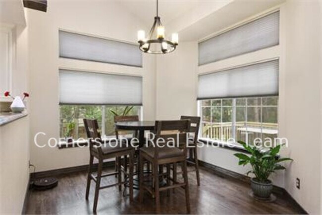 Building Photo - 355 Paisley Dr